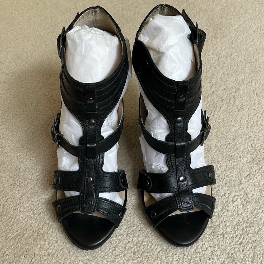 Denver Hayes Quad Comfort high heel black leather sandals Size US7